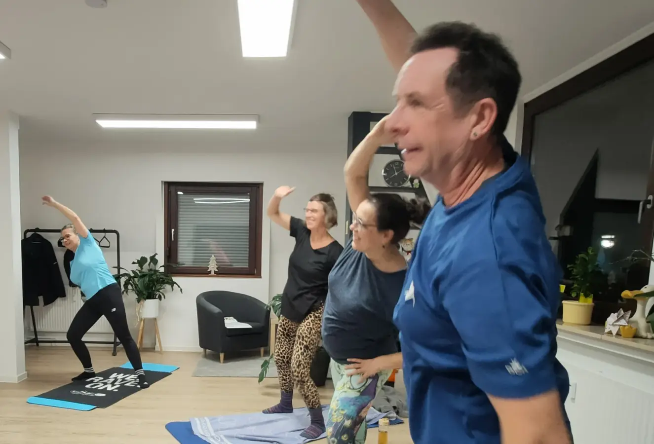 Wooßmann Akademie – Faszien-Stretch-Training-Gesundheit-fuer-alle-Altersgruppen-Verspannungen-Durchblutung-Leistungsfaehigkeit-Regeneration-in Bremen-Niedersachsen